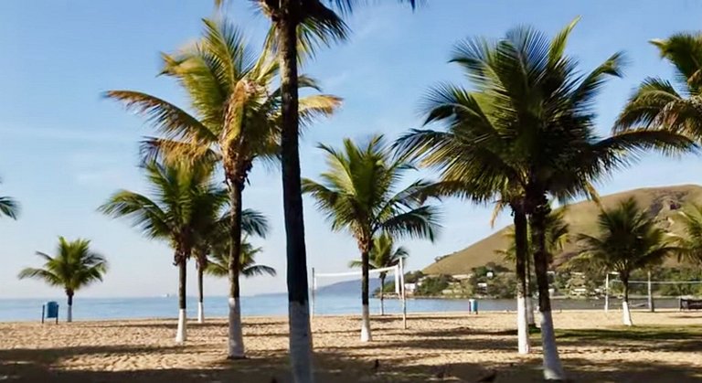 Casa 3 Suítes Perto da Praia com churrasqueira
