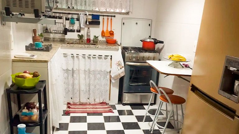 Piscina e Churrasq. p/ Família – Praia Forte