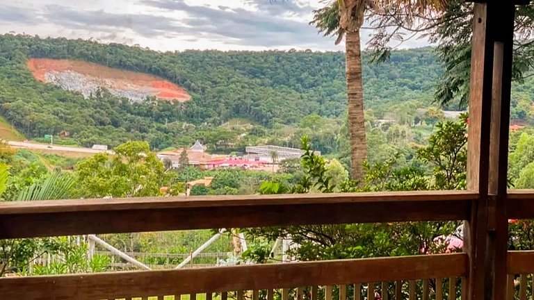 Refúgio Perfeito na Natureza para Até 20 Pessoas!