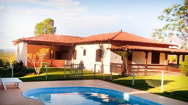 Refúgio Perfeito na Natureza para Até 20 Pessoas!