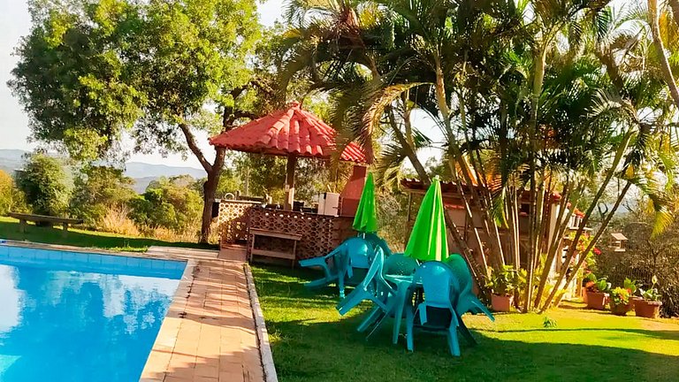 Chalé Confortável e Completo com piscina