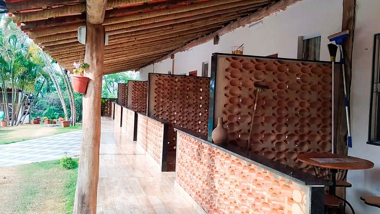 Chalé Confortável e Completo com piscina