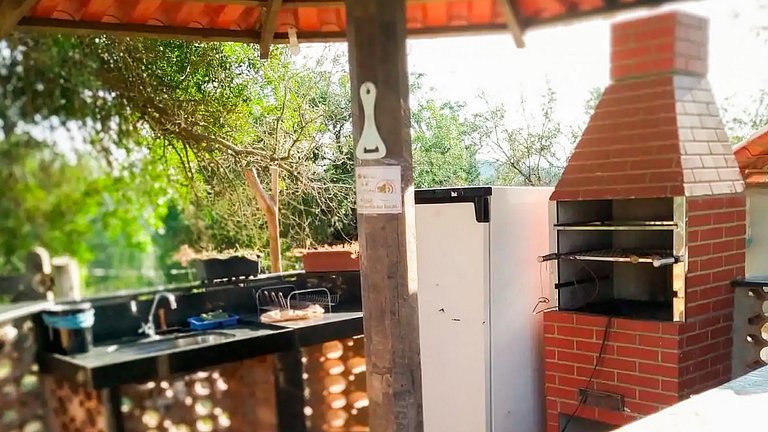 Chalé Confortável e Completo com piscina