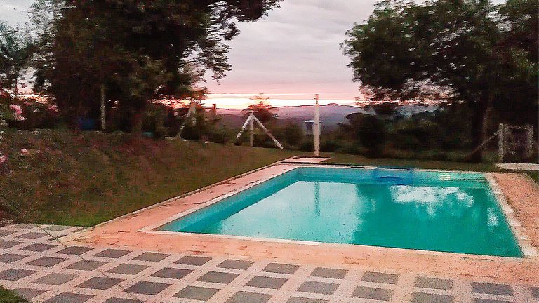 Chalé Confortável Completo com piscina
