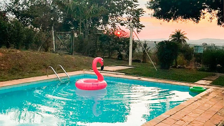 Chalé Confortável Completo com piscina