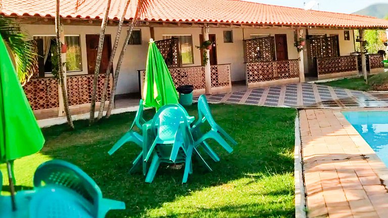 Chalé Confortável Completo com piscina