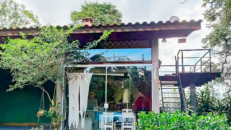 Ateliê em Piracaia com Piscina e Vista ao Lago