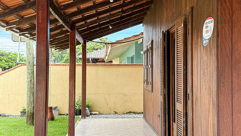 Casa aconchegante com piscina e churrasqueira