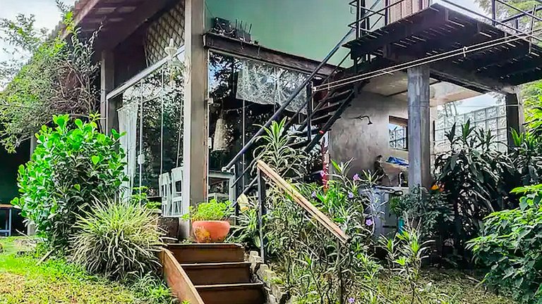Ateliê em Piracaia com Piscina e Vista ao Lago