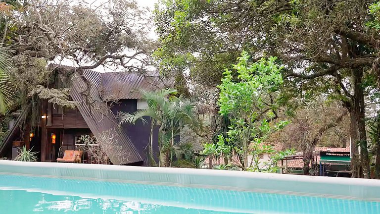 Ateliê em Piracaia com Piscina e Vista ao Lago