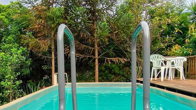 Ateliê em Piracaia com Piscina e Vista ao Lago