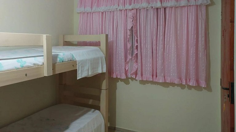 Casa no campo com piscina e churrasqueira