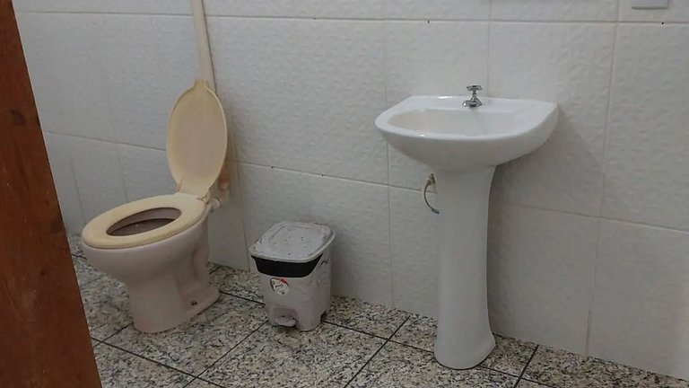 Casa no campo com piscina e churrasqueira