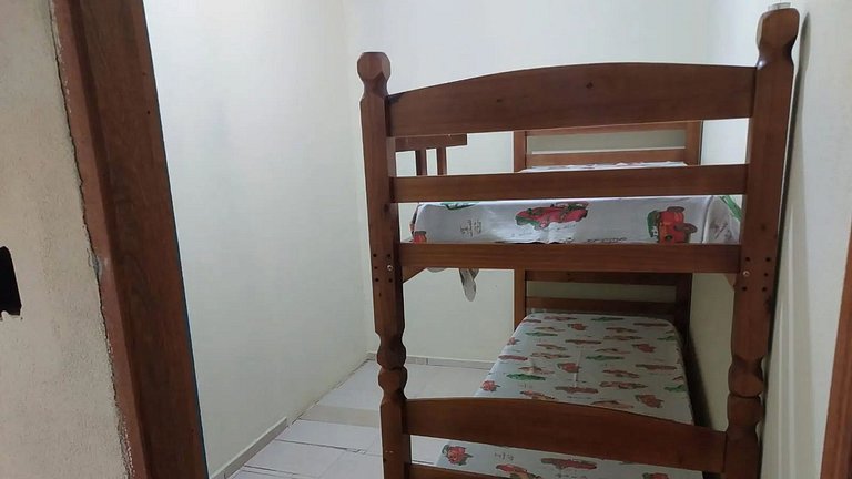 Casa no campo com piscina e churrasqueira