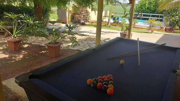 Casa no campo com piscina e churrasqueira