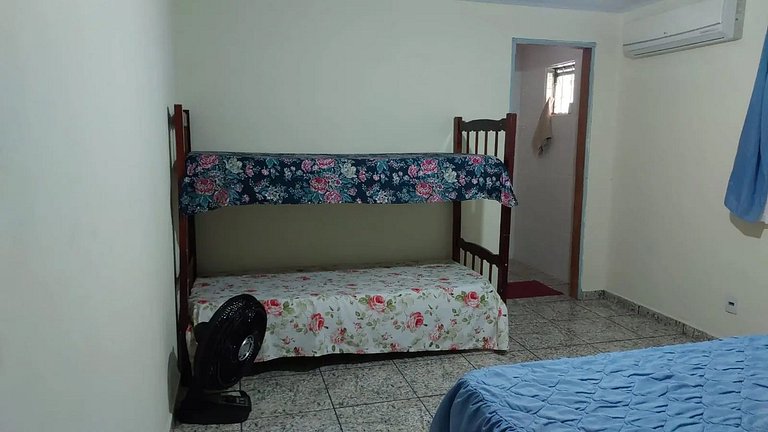Casa no campo com piscina e churrasqueira