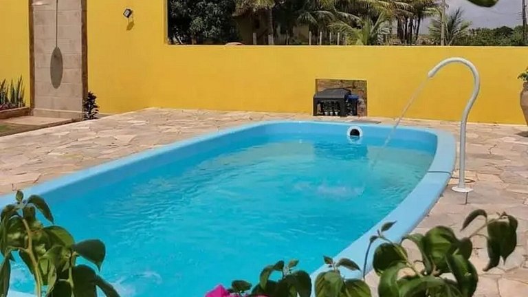 Casa no campo com piscina e churrasqueira