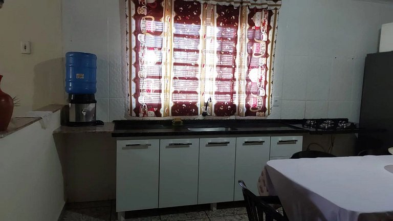 Casa no campo com piscina e churrasqueira