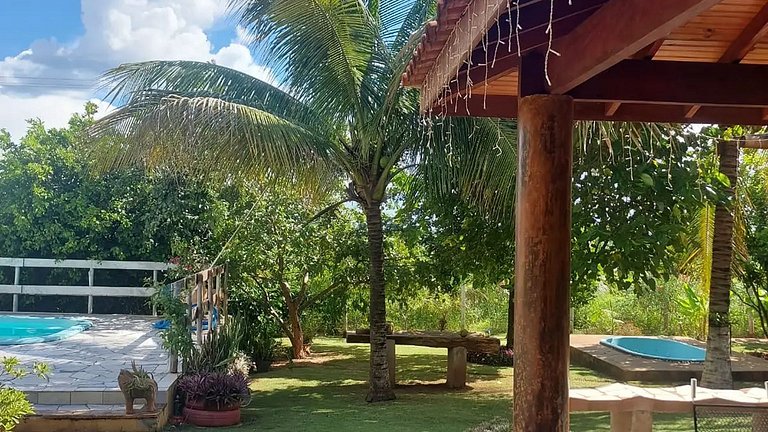 Casa no campo com piscina e churrasqueira