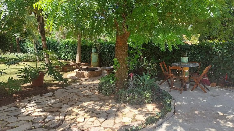 Casa no campo com piscina e churrasqueira