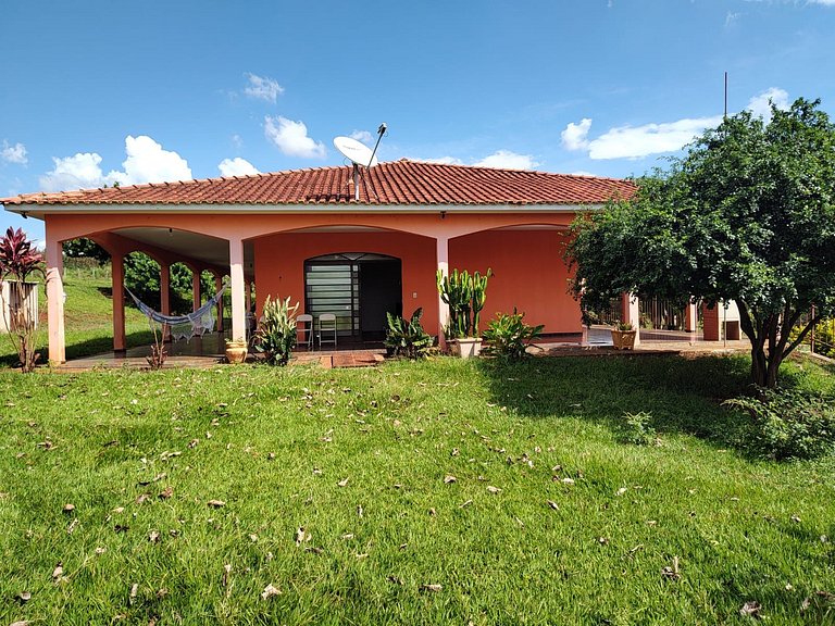Seu Refúgio em Ribeirão – Espaço e Conforto!