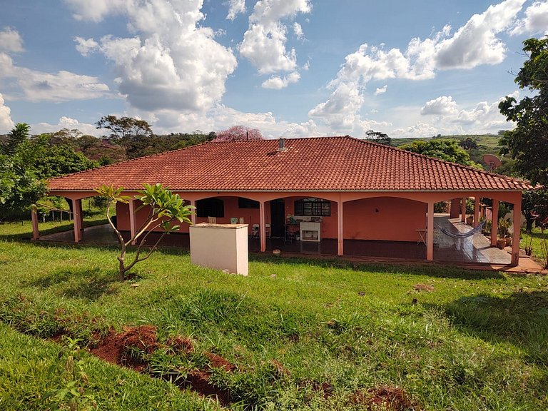 Seu Refúgio em Ribeirão – Espaço e Conforto!