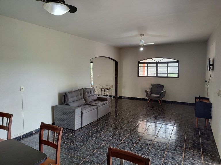Seu Refúgio em Ribeirão – Espaço e Conforto!