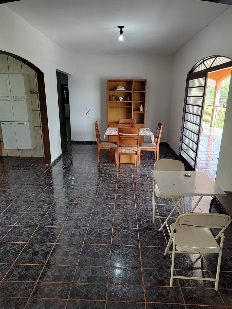 Seu Refúgio em Ribeirão – Espaço e Conforto!