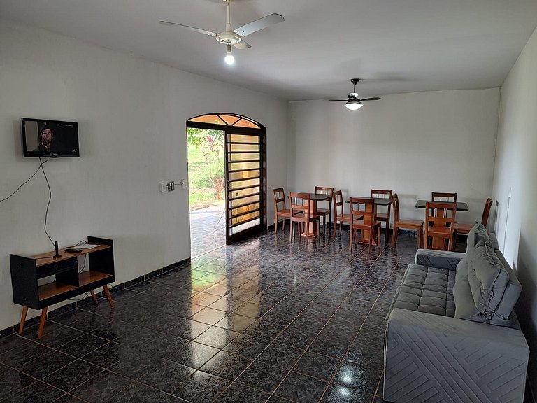 Seu Refúgio em Ribeirão – Espaço e Conforto!