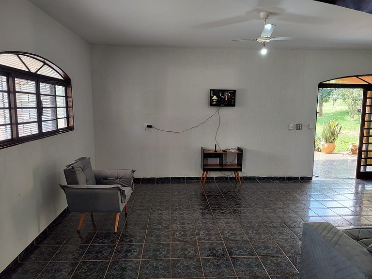 Seu Refúgio em Ribeirão – Espaço e Conforto!