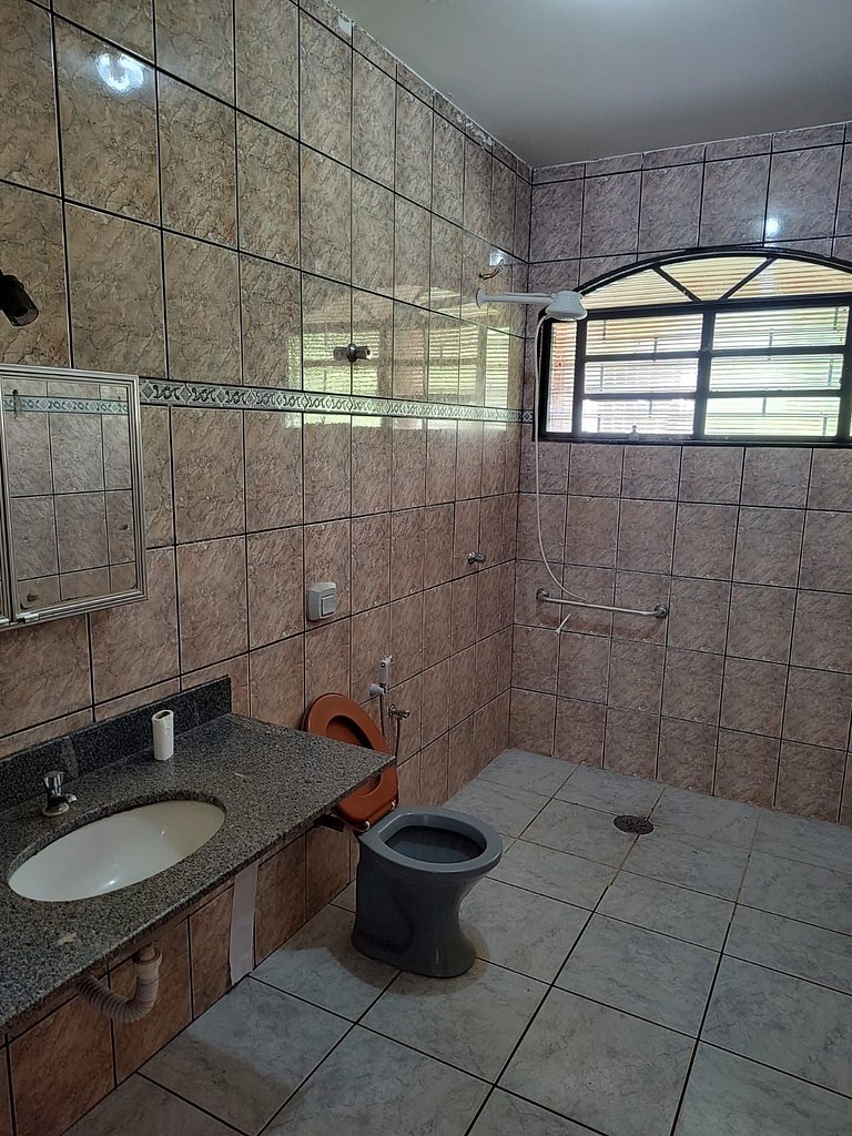 Seu Refúgio em Ribeirão – Espaço e Conforto!