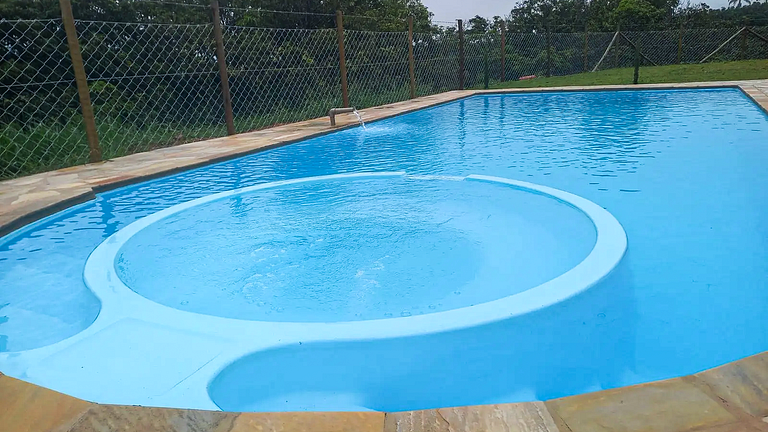 Chácara com Piscina e Lazer Completo em Socorro