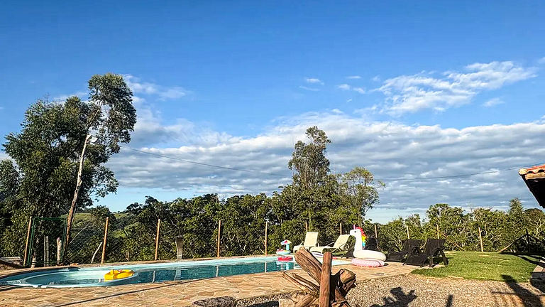 Chácara com Piscina e Lazer Completo em Socorro