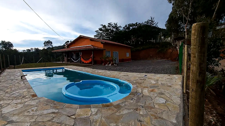 Chácara com Piscina e Lazer Completo em Socorro
