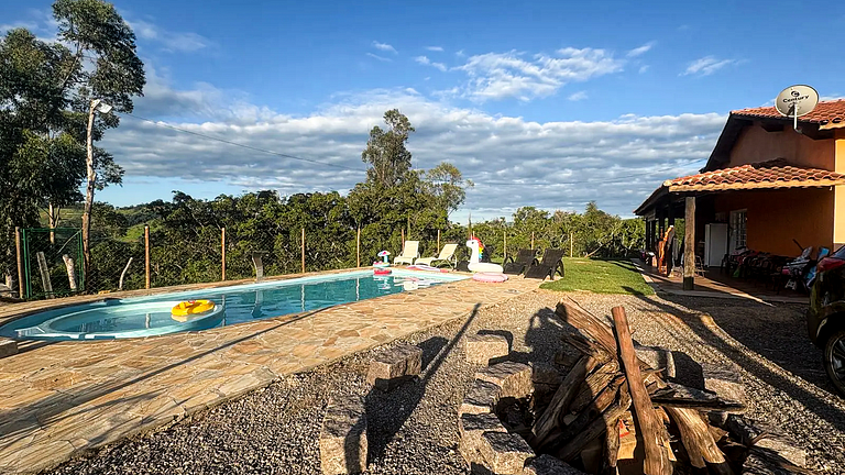 Chácara com Piscina e Lazer Completo em Socorro