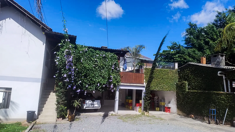 Casa Confortável com Piscina e Churrasqueira
