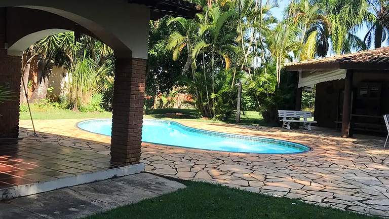 Refúgio Familiar: 4Q, Piscina e Quintal Gigante