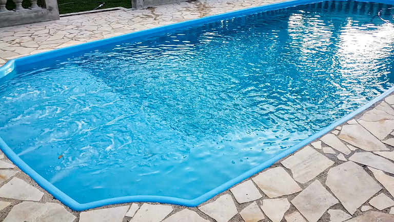 Casa Espaçosa em Atibaia: Piscina e Churrasqueira