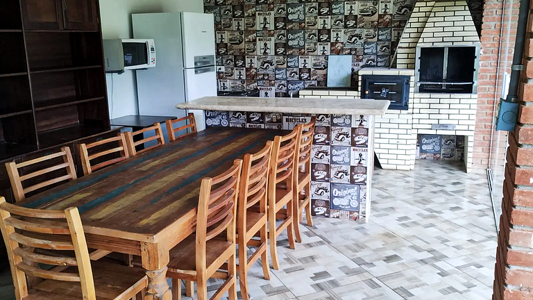 Casa Espaçosa em Atibaia: Piscina e Churrasqueira