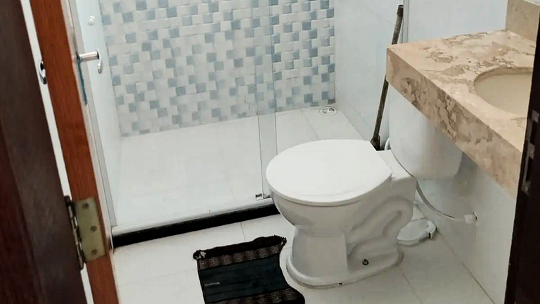 Casa com Piscina e Churrasqueira em Arembepe