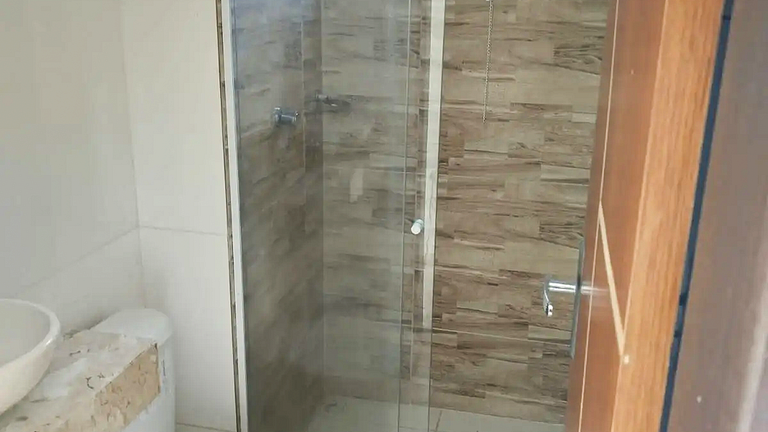 Casa com Piscina e Churrasqueira em Arembepe
