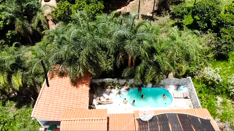Casa Nobre com Piscina e Churrasqueira