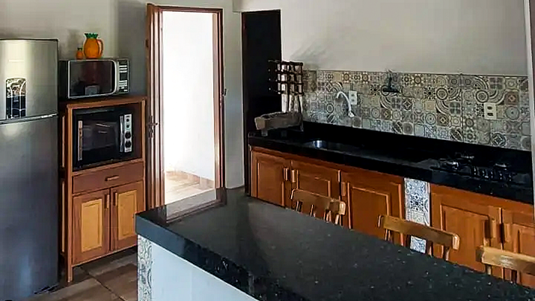 Casa Nobre com Piscina e Churrasqueira