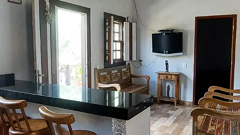 Casa Nobre com Piscina e Churrasqueira