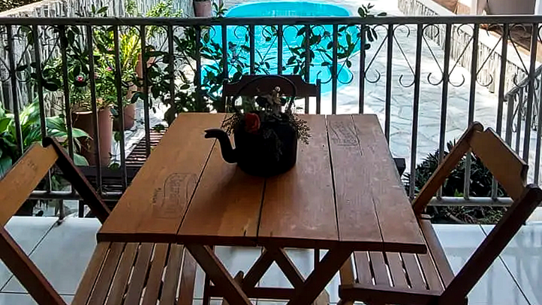 Casa Nobre com Piscina e Churrasqueira