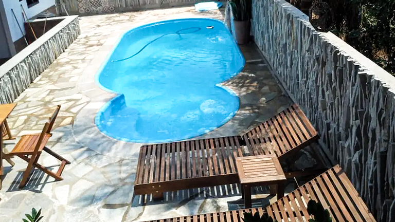 Casa Nobre com Piscina e Churrasqueira