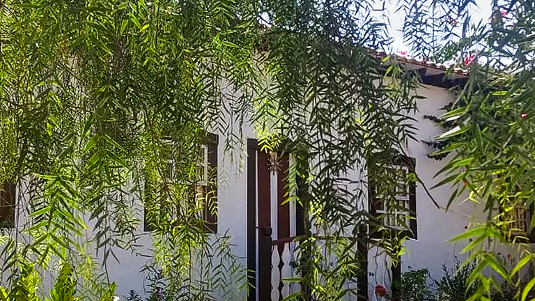 Casa Nobre com Piscina e Churrasqueira