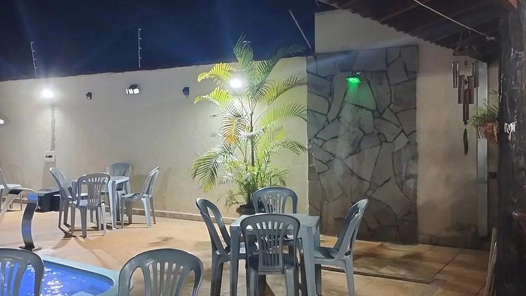 Casa com Piscina e Churrasqueira em Jardinópolis