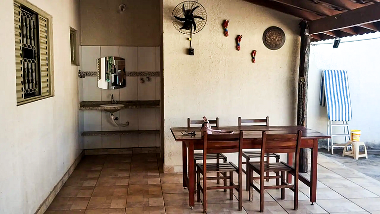 Casa com Piscina e Churrasqueira em Jardinópolis