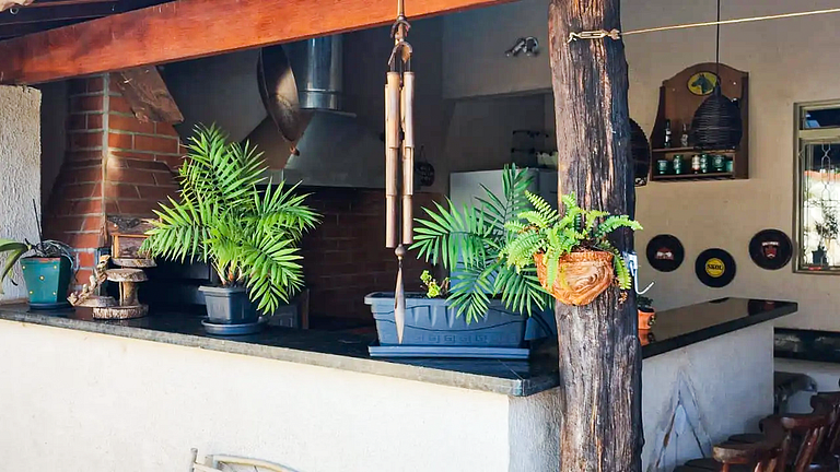 Casa com Piscina e Churrasqueira em Jardinópolis